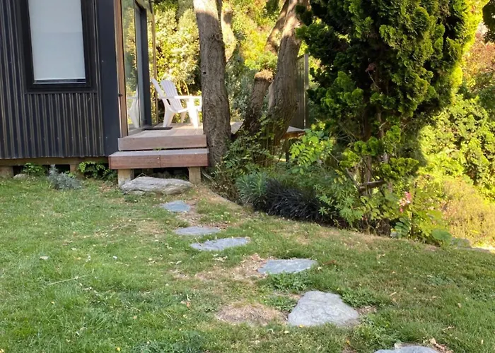 Oasis, Tiny Home, Mountain Views & Spring Water 木屋